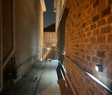 Detached Home For Lease | W9229201 - Photo 1