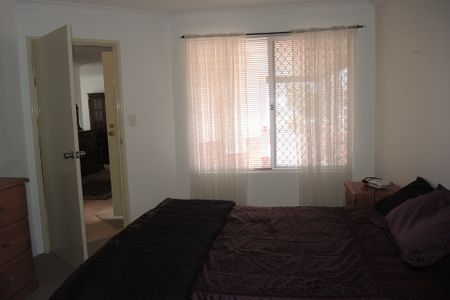 Refresh yourself in this tranquil partly furnished family villa! - Photo 5