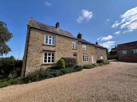 4 bedroom detached house to rent - Photo 2