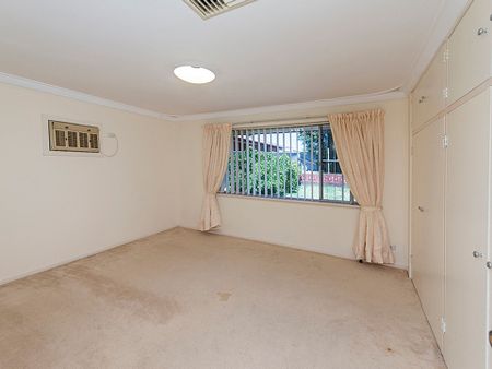 6 Month Lease Only! Character Home in Prime Location - Photo 4