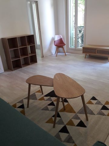 Location Appartement 2 pièces 56m² MARSEILLE 7ème - Photo 2