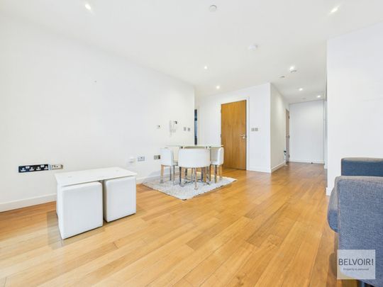 Flat to rent on - Photo 1