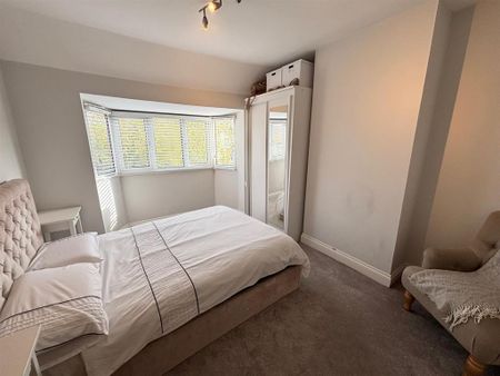 4 bedroom semi-detached house to rent - Photo 5