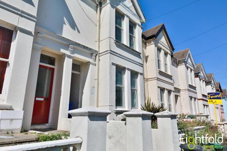 4 bedroom terraced house to rent - Photo 2