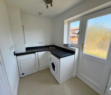 Detached house to rent on - Photo 3