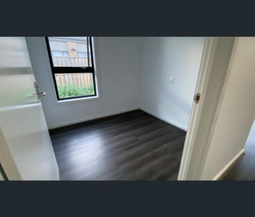 4 BULBINE PLACE, Beveridge, Vic 3753 - Photo 1