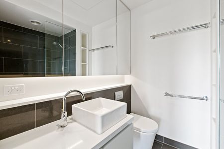 DESIGNER APARTMENT IN ICONIC DIMMEY'S BUILDING - Photo 3