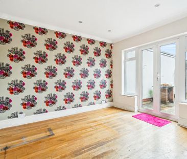 3 bedroom semi-detached house to rent - Photo 2