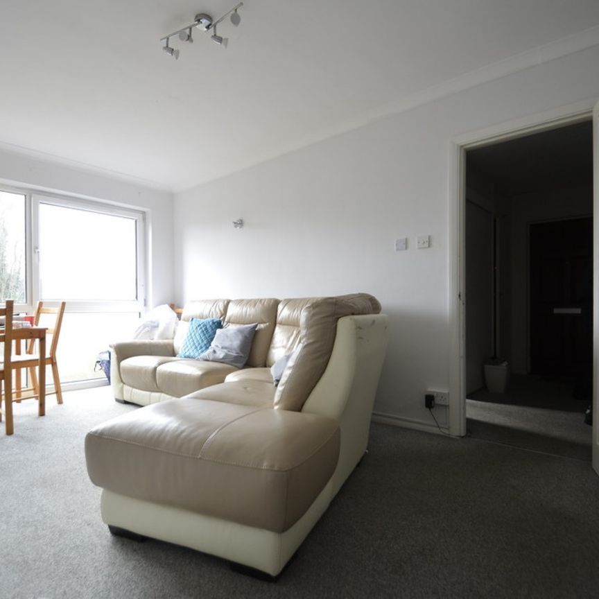 3 bedroom Apartment to rent - Photo 1