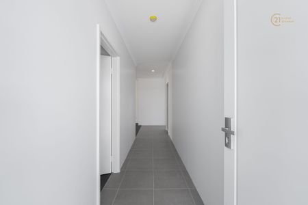 Walk to Coles @ $800 Per Week - Photo 3