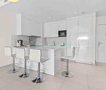 Apartment for rent in Estepona - Photo 3