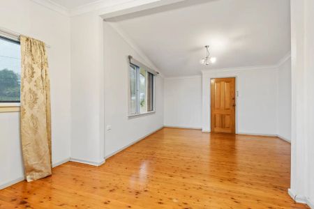 “GREAT FAMILY HOME” - Photo 3