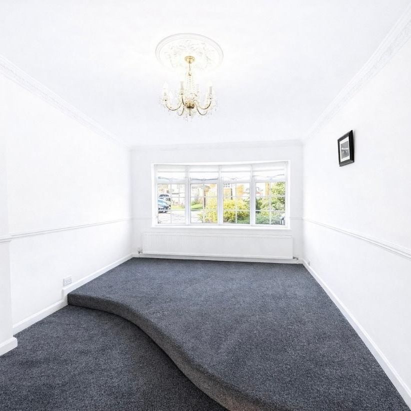 4 bed detached house to rent in Oakleigh Avenue, Hullbridge, SS5 - Photo 1