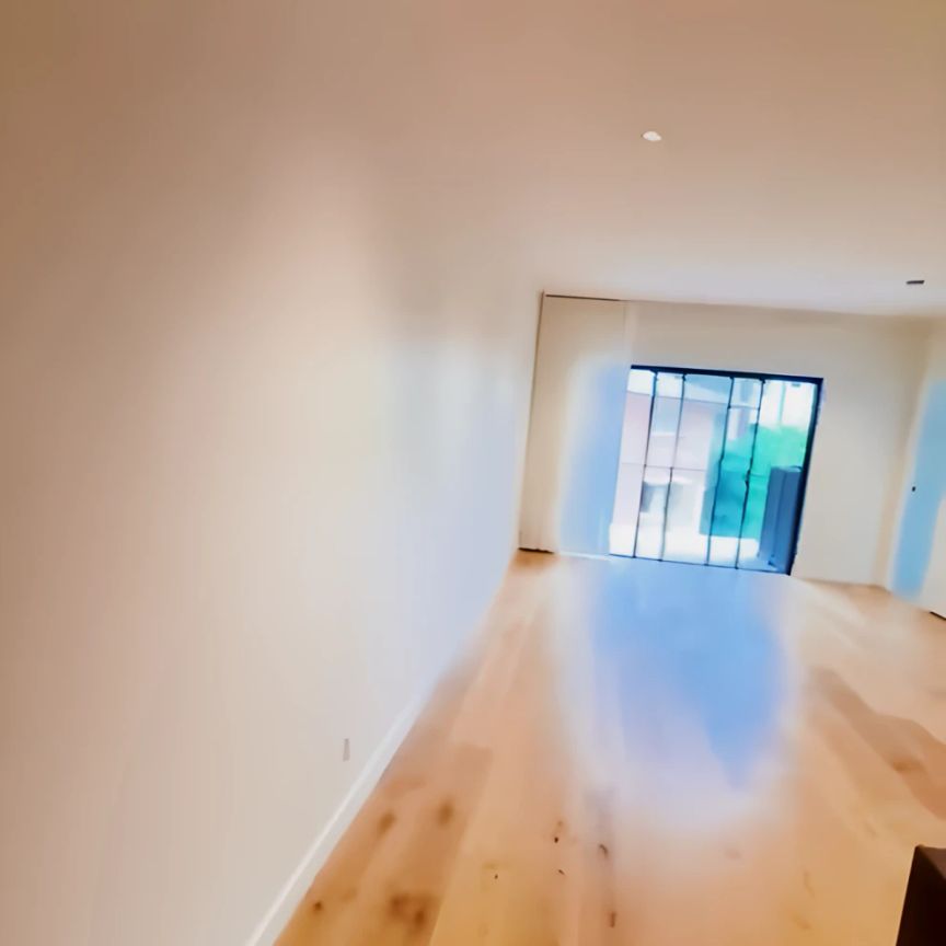 3 bed 2 bath - Photo 1