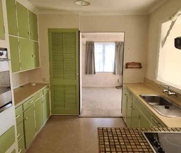 Spacious Family Home - Photo 3