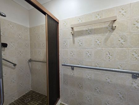 Delightful Family Home in Quiet Taree West Cul-de-Sac - Photo 3