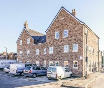2 bedroom Flat To Let - Photo 4