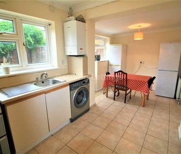 St. Peters Road, Reading, RG6 - Photo 1