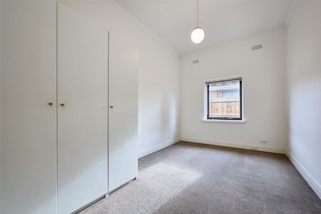 3 Brisbane Street, MURRUMBEENA - Photo 2