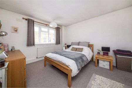 3 bedroom flat to rent - Photo 5