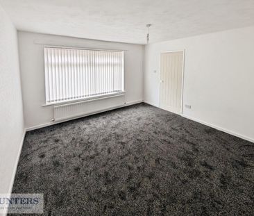 3 bedroom House To Let Total Size: 947 SQ FT - Photo 2