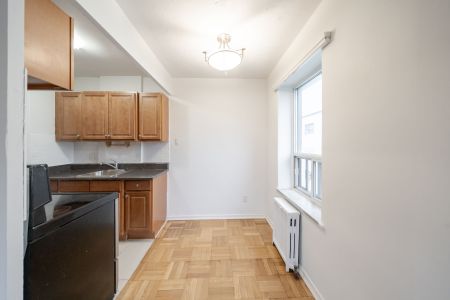 For Lease - 156 Kingston Road Unit# 208, Toronto, Ontario - Photo 2