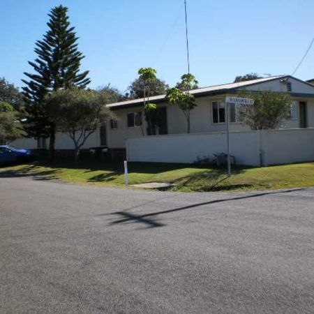 Two Bedroom Flat in Blue Bay - Photo 4