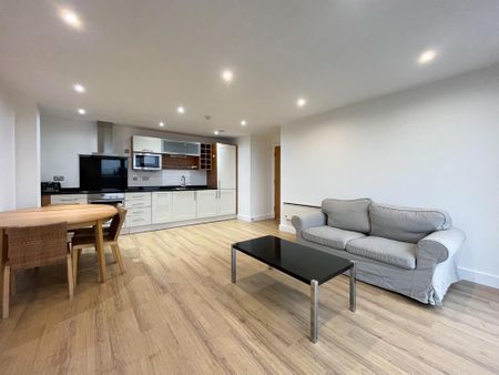 2 bedroom apartment to rent - Photo 4