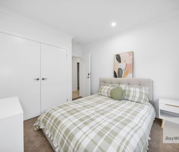 Modern Furnished Room with Private Ensuite | Melton South - Photo 3