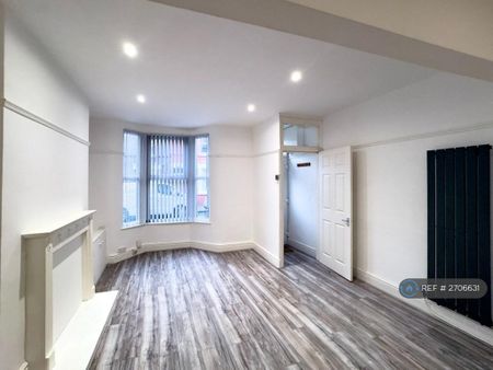 2 bedroom terraced house to rent - Photo 4