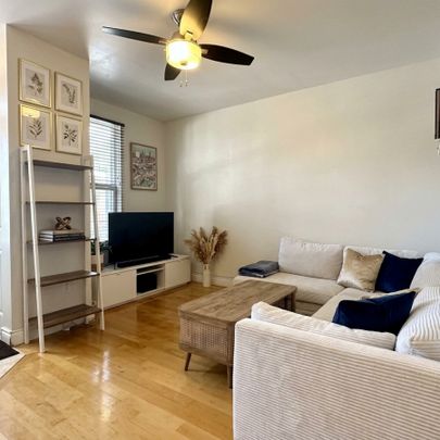 Métro Beaubien : Grand 4 ½ offert en location semi-meublé avec accès à la cour ! - Photo 1