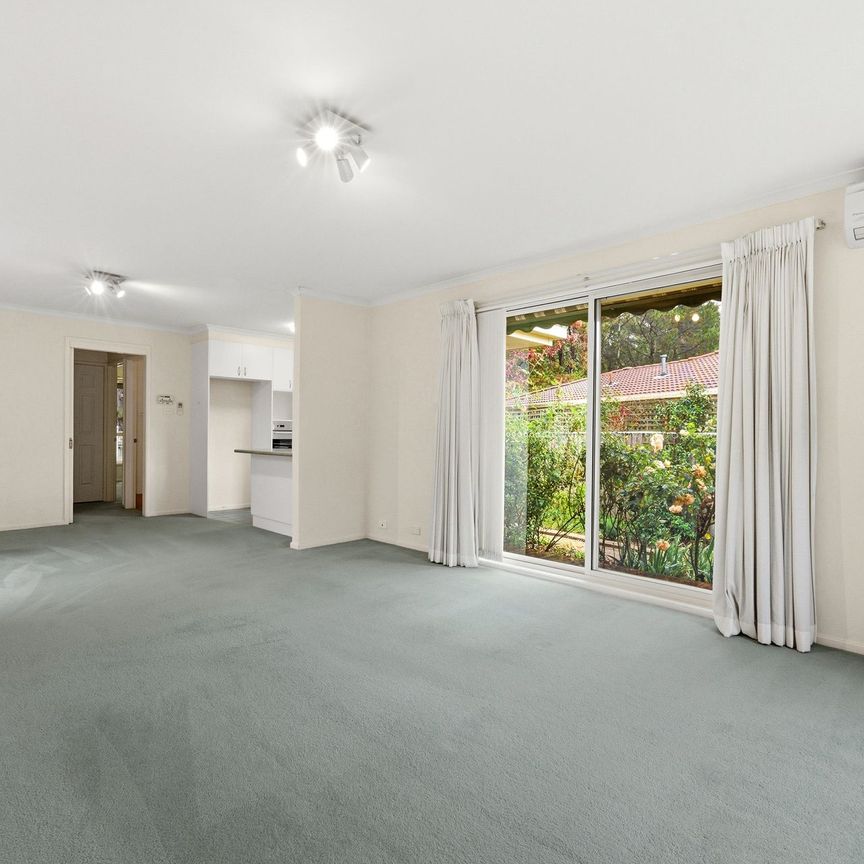 2/106 Britten Jones Drive, Holt - Photo 1