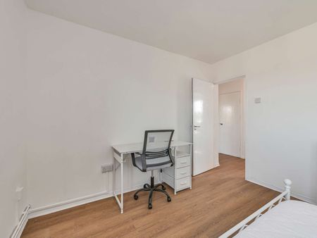 New flat with great transport links Room C - Photo 2