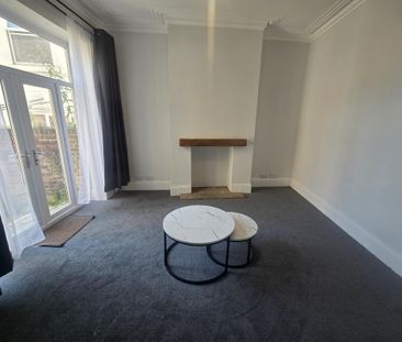 1 bedroom in a house share to rent - Photo 6