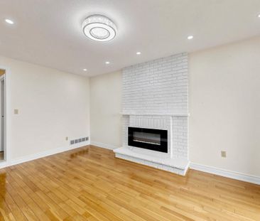 For Lease - 86 Howlett Avenue, Newmarket, Ontario - Photo 3