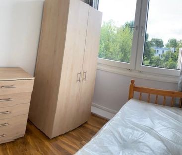 Room in a Shared Flat, Hersham Close, SW15 - Photo 6