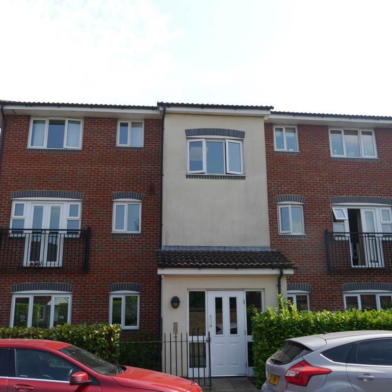 2 bedroom flat to rent - Photo 2