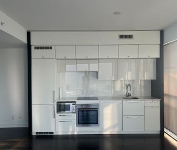 For Lease - 15 Grenville Street Unit# 4703, Toronto, Ontario - Photo 2