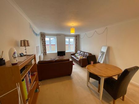 2 bedroom flat to rent - Photo 2