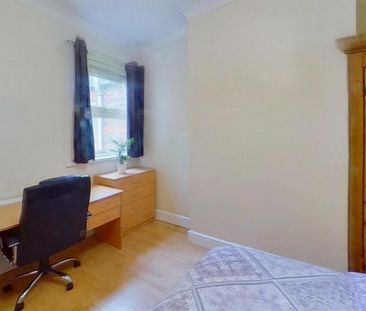 5 bedroom private hall to rent - Photo 4