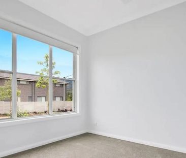 Stylish 4-bedroom family home! - Photo 1