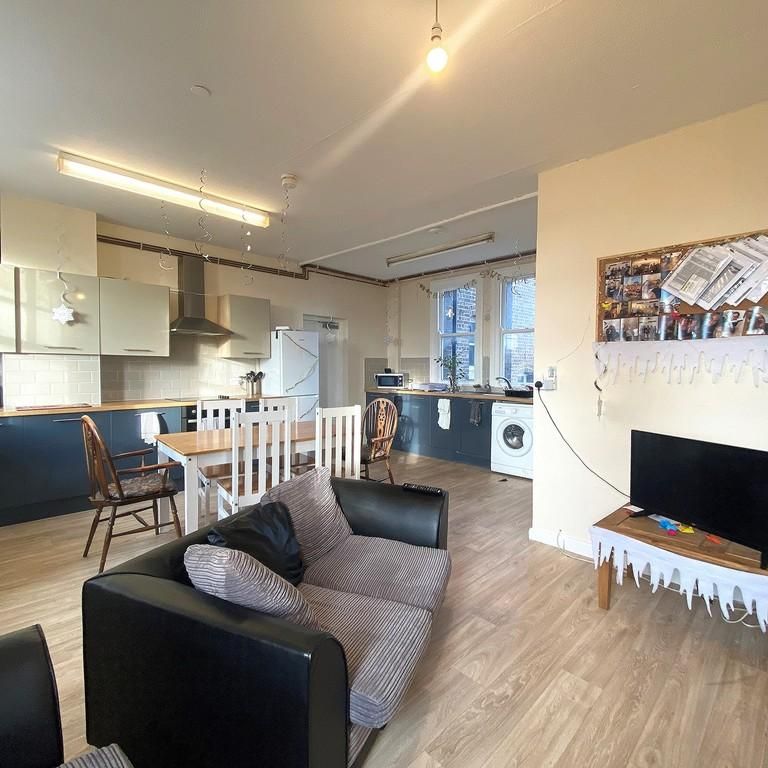 5 bedroom apartment to rent - Photo 1