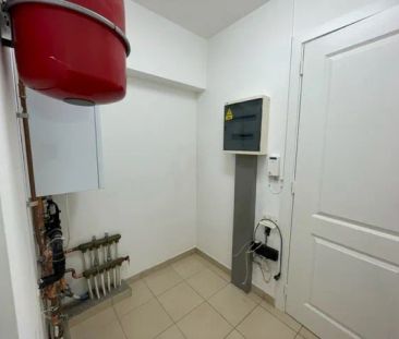 Ruim en sfeervol appartement met 2 slaapkamers en autostaanplaats n... - Photo 1