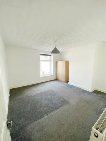 2 bed terraced house to rent in Ingham Street, Padiham, BB12 - Photo 3