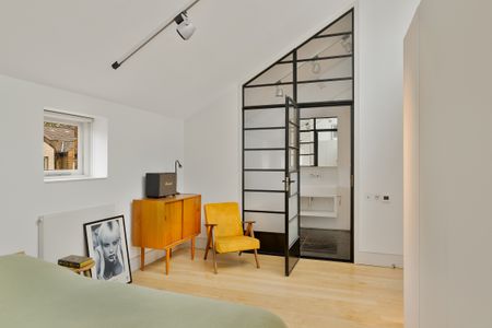 A Chic Three-Bedroom Apartment in a Classic Notting Hill Terrace - Photo 3