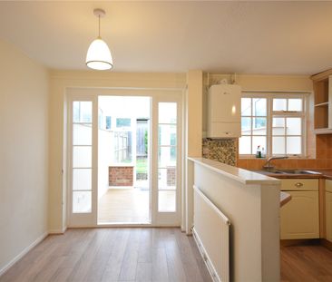 Aquila Close, Leatherhead, Surrey, KT22 8TY - Photo 1