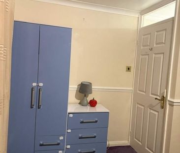 Room in a Shared Flat, Longley Hall Road, S5 - Photo 4