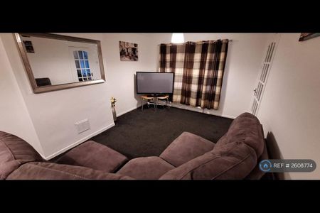 3 bedroom semi-detached house to rent - Photo 3
