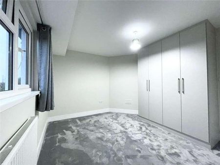 Gunnersbury Lane, Acton, London, W3 - Photo 4