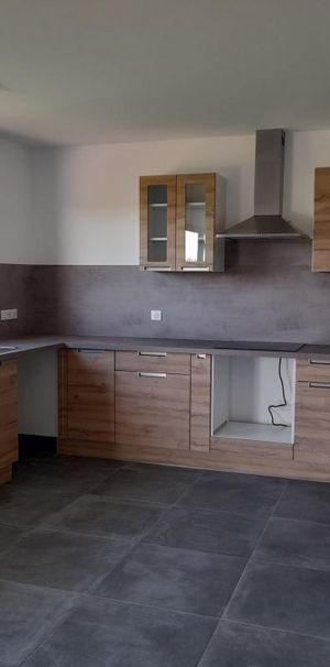 Location Maison 4 pièces 121m² ST CHRISTOPHE 17220 - Photo 1